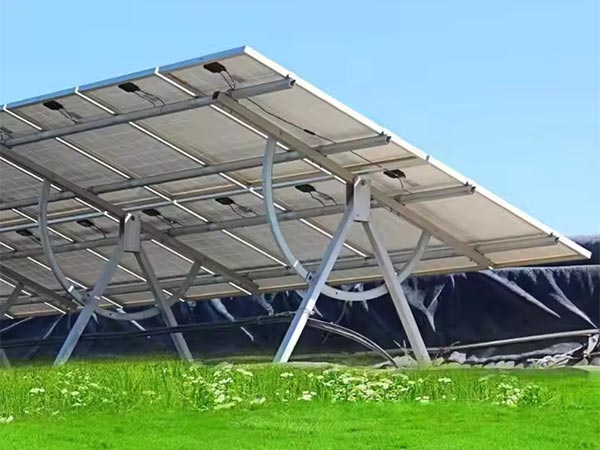 Materiaali aurinkoenergian kiinnikettä