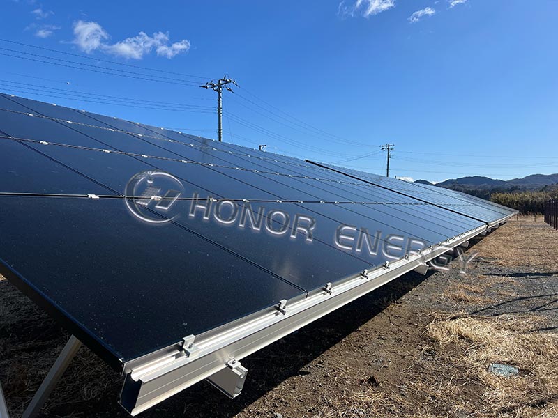 700 kW:n aurinkoenergian maaasennusjärjestelmän onnistunut päätökseen Sendaissa, Japanissa