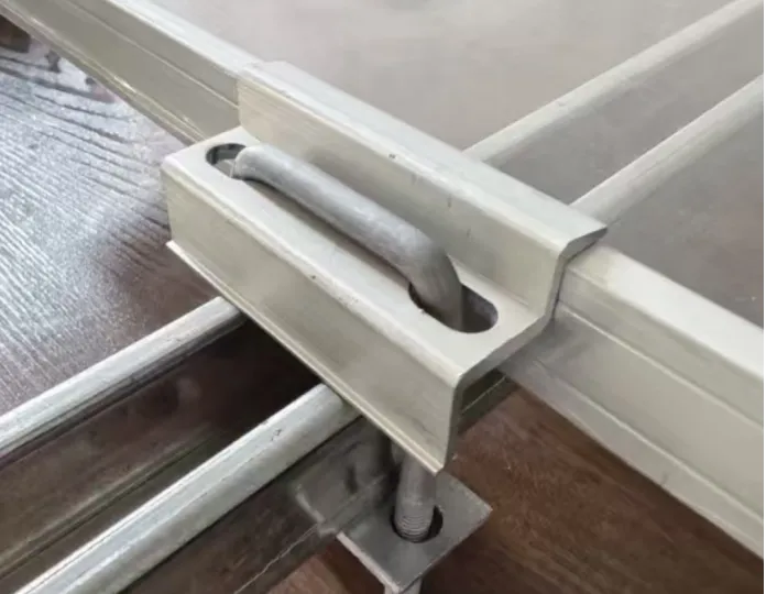 Double Hole Solar keski- ja päätypuristin