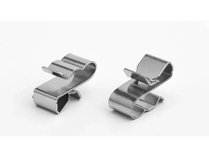 Aurinkoenergiakaapelin pidike